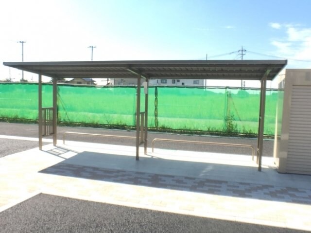 物件内観写真16　(駐輪場)