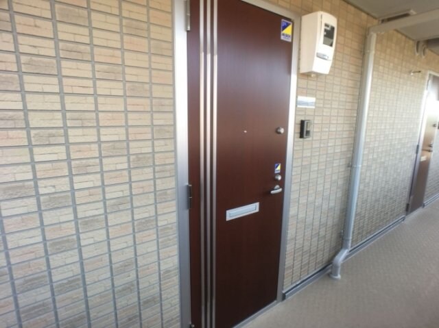 物件外観写真4　(エントランス)