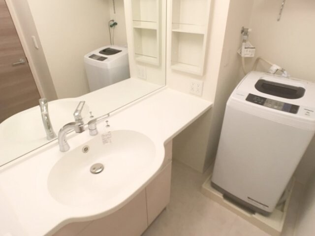 物件内観写真9　(洗濯機はついておりません。)