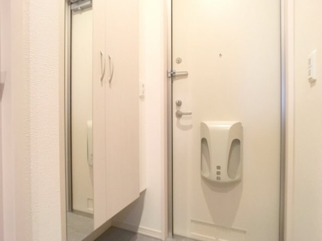 物件内観写真12　(玄関)