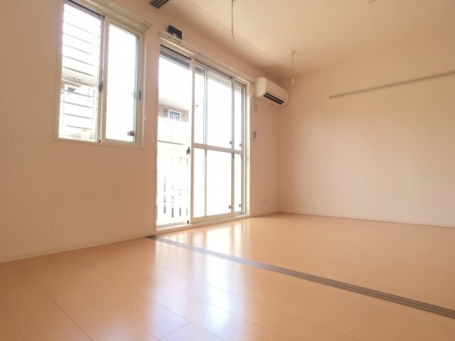 物件内観写真6　(居室・リビング)