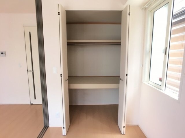 物件内観写真12　(収納)