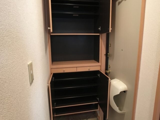 物件内観写真10　(収納)