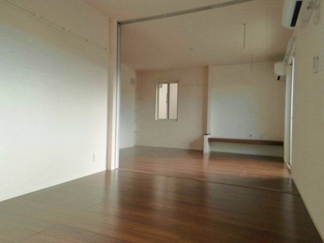 物件内観写真5　(リビング)