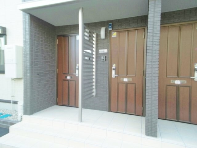 物件外観写真4　(エントランス)