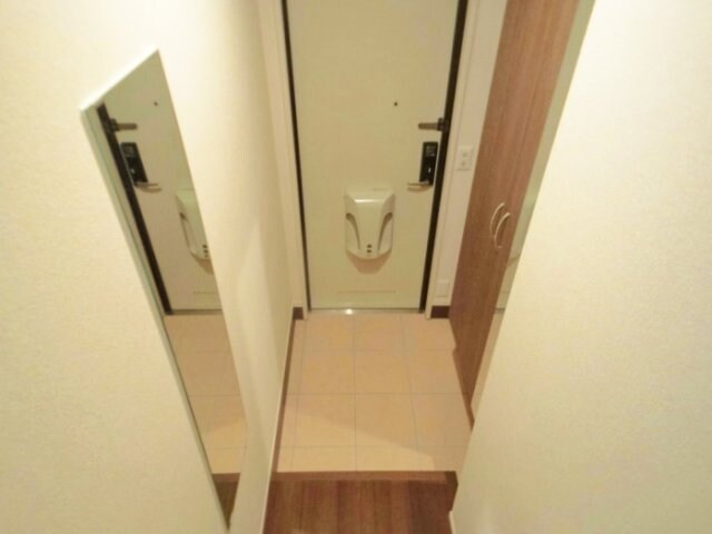 物件内観写真12　(玄関)