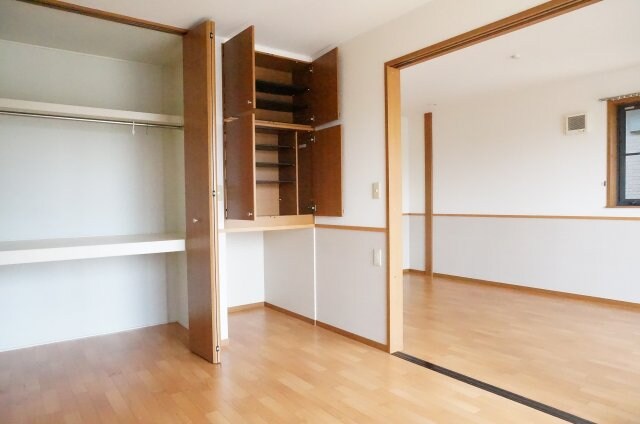 物件内観写真14　(同型別室写真です。)