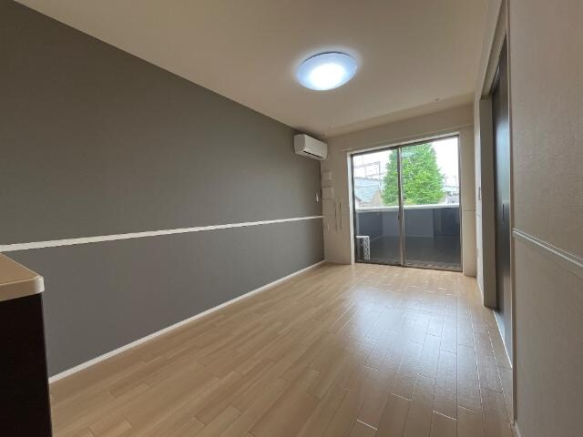 物件内観写真11　(リビング)