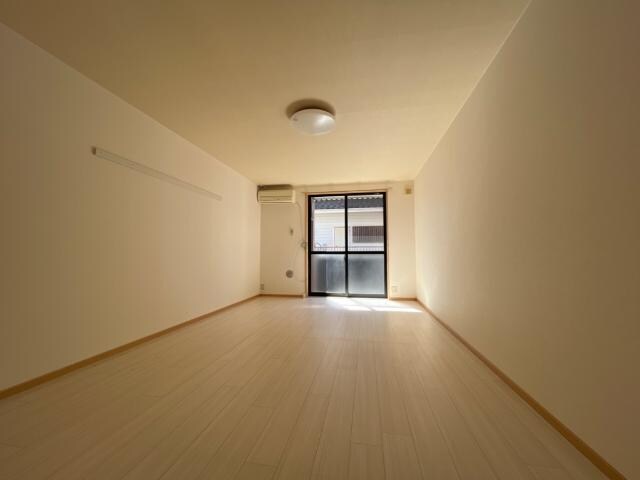 物件内観写真11　(洋室)