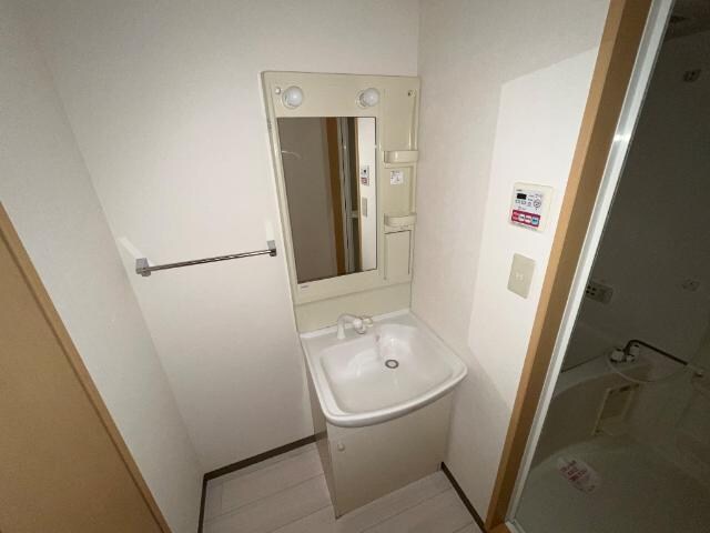 物件内観写真13　(洗髪洗面化粧台)