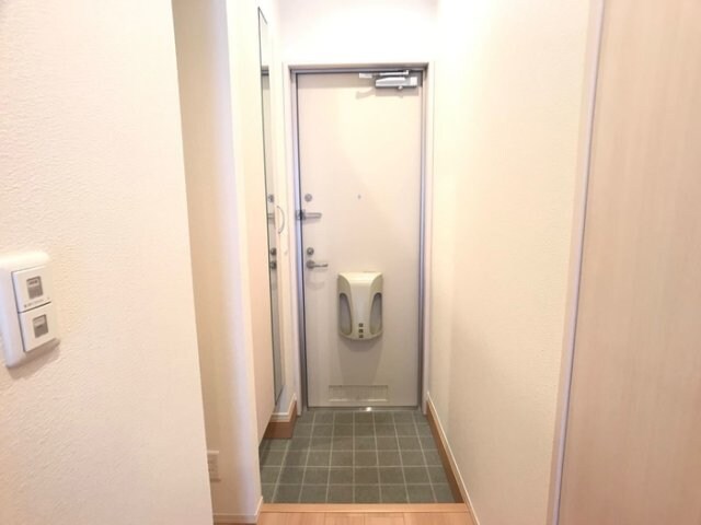 物件内観写真10　(玄関)