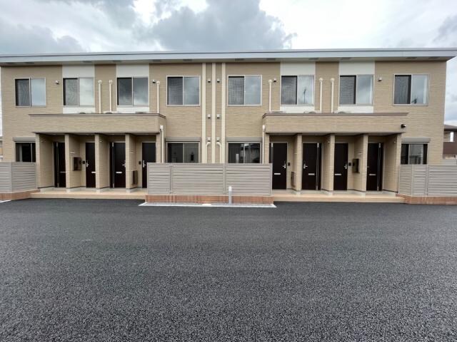 物件外観写真8　(外観写真（昼）)