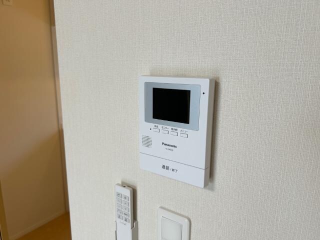物件内観写真18　(カメラ付インターホン)