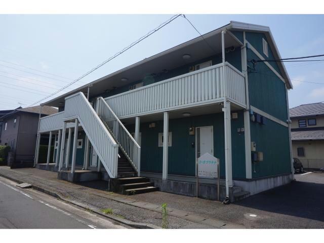 物件外観写真1　(外観（塗装前）現在は紅色)