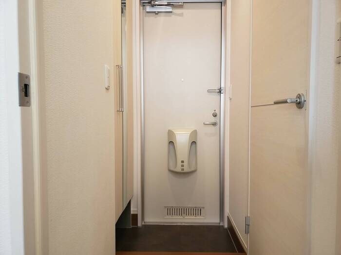 物件内観写真11　(玄関)
