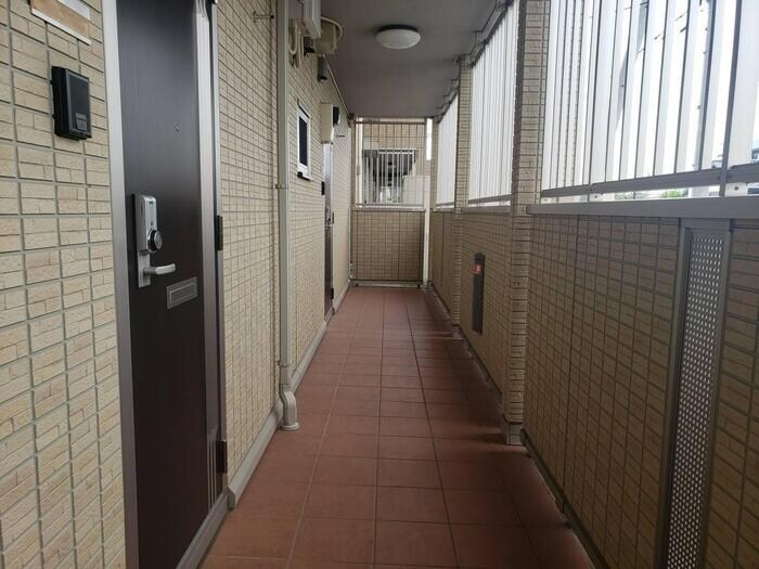 物件内観写真17　(玄関ドア)