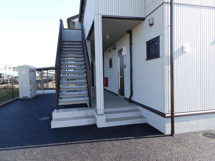 物件外観写真3　(エントランス)