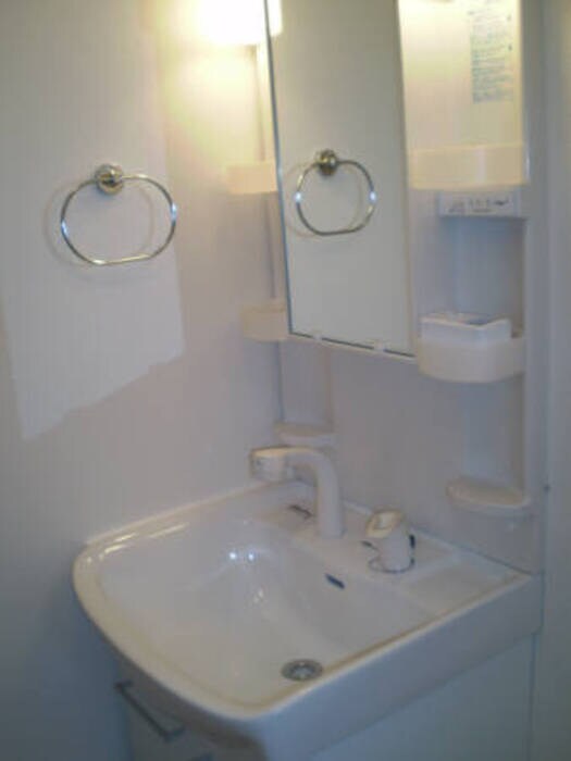 物件内観写真5　(洗面洗髪化粧台)