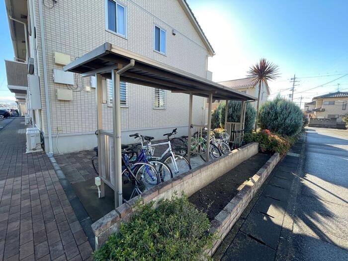物件内観写真7　(駐輪場)