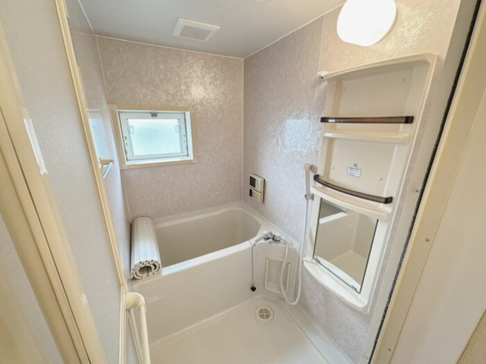 物件内観写真4　(ユニットバス)