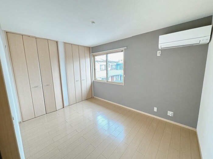 物件内観写真5　(北側洋室)