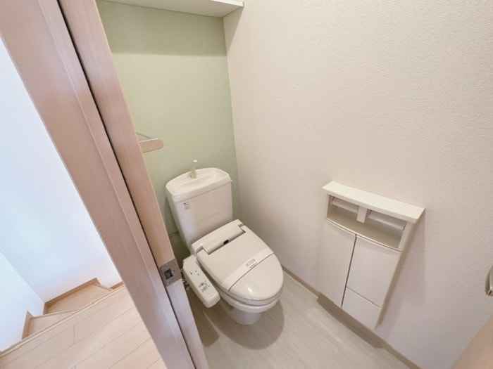 物件内観写真7　(温水洗浄暖房便座)