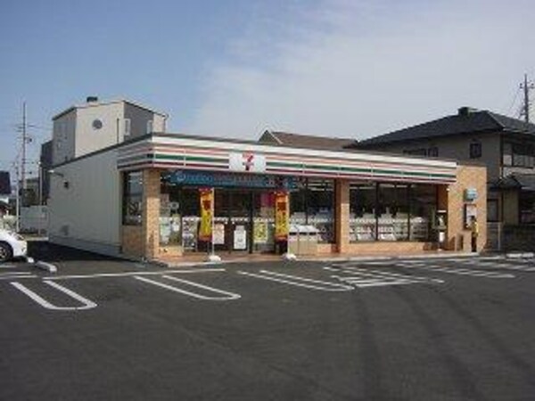 周辺環境(セブンイレブン小山市役所前店まで1,111ｍ)