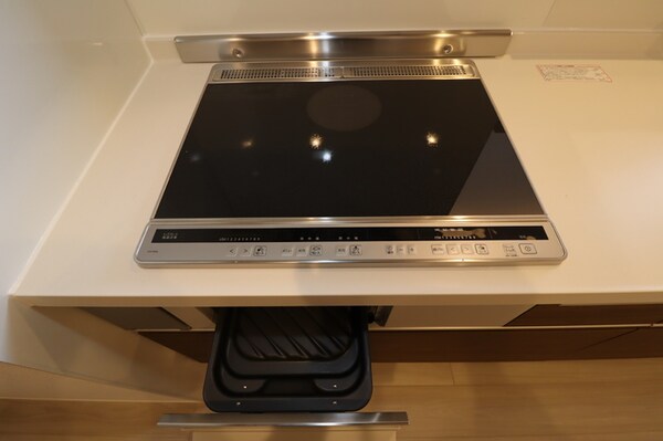 キッチン(グリル付きIHクッキングヒーター)