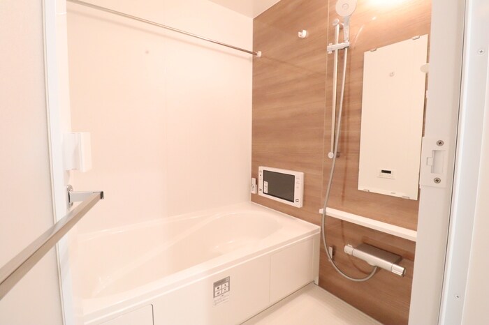 物件内観写真5　(浴室テレビ付きバス)