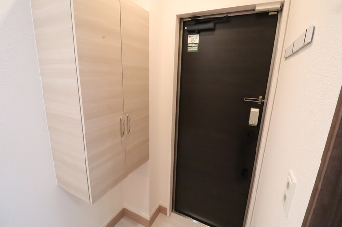 物件内観写真10　(玄関)