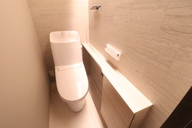 物件内観写真9　(温水洗浄暖房便座つきトイレ)