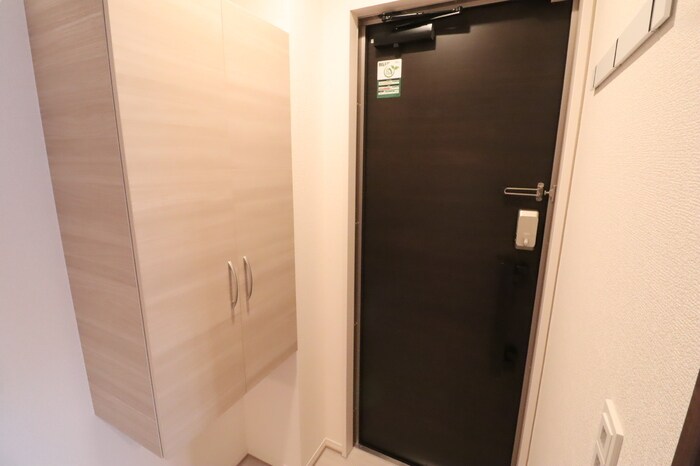 物件内観写真11　(玄関)