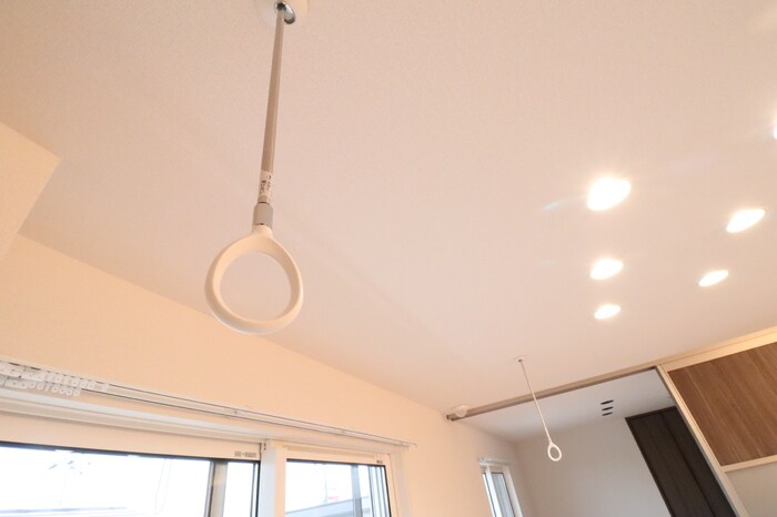 物件内観写真15　(室内物干し)