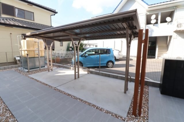 物件内観写真16　(駐輪場)