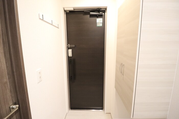 物件内観写真11　(玄関)
