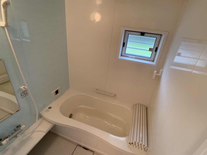 物件内観写真6　(バスルーム)