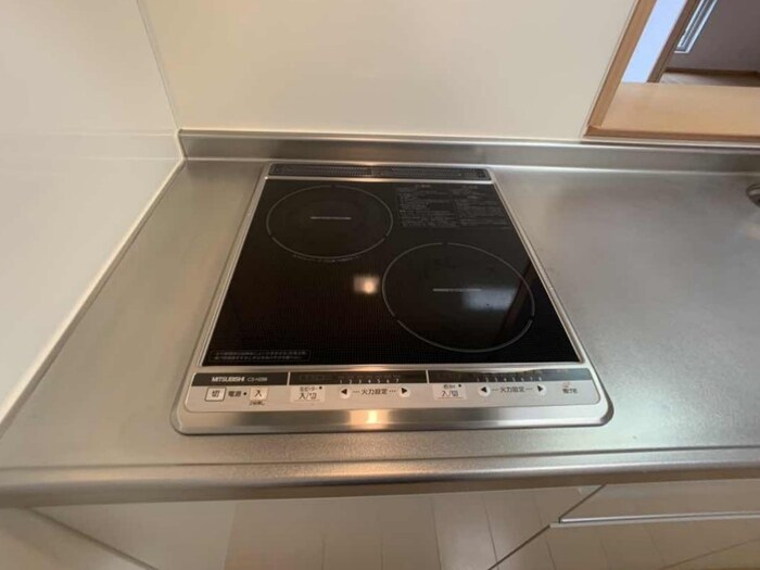 物件内観写真15　(2口ＩＨクッキングヒーター)