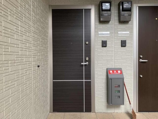 物件内観写真18　(玄関ドア)