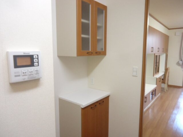 物件内観写真25　(食器棚)