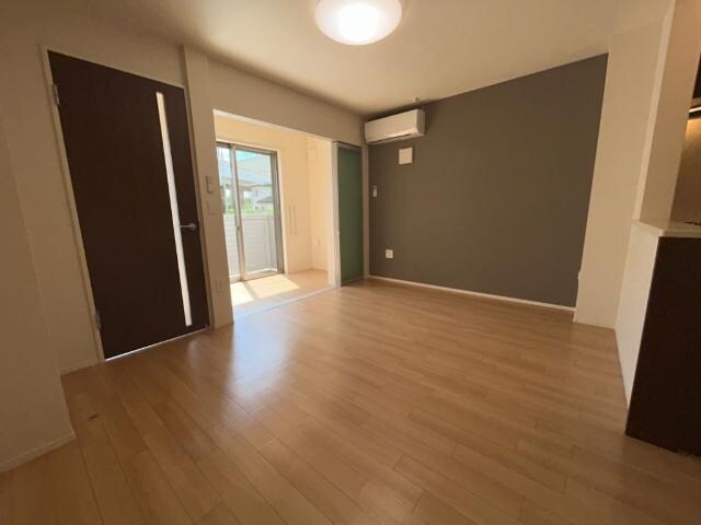 物件内観写真9　(リビング)