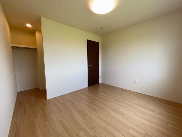 物件内観写真12　(洋室)