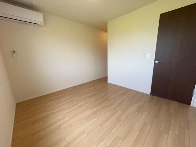 物件内観写真13　(洋室)