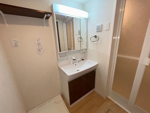 物件内観写真15　(洗髪洗面化粧台)