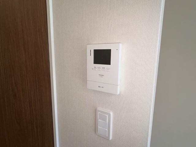 物件内観写真21　(カメラ付インターホン)