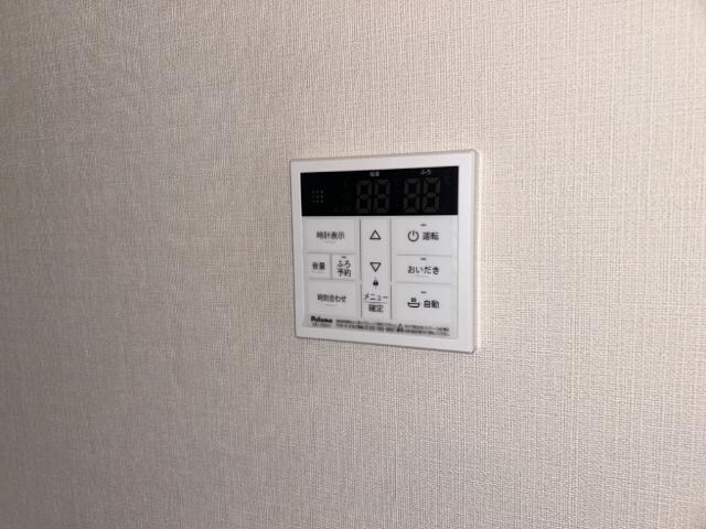 物件内観写真24　(給湯器)