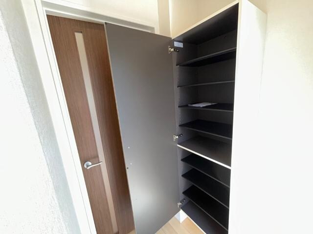 物件内観写真27　(下駄箱)