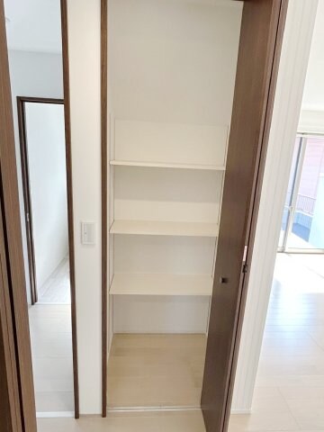 物件内観写真6　(1F廊下)