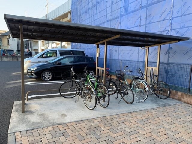 物件内観写真18　(駐輪場)