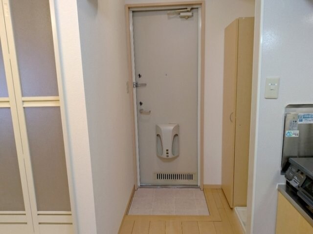 物件内観写真11　(玄関)