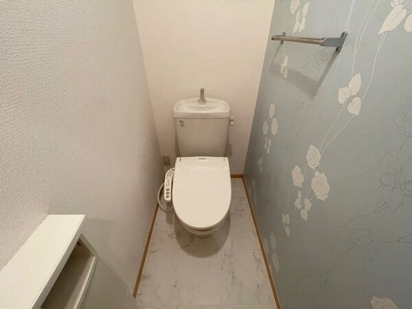 トイレ(アクセントクロスのトイレ)
